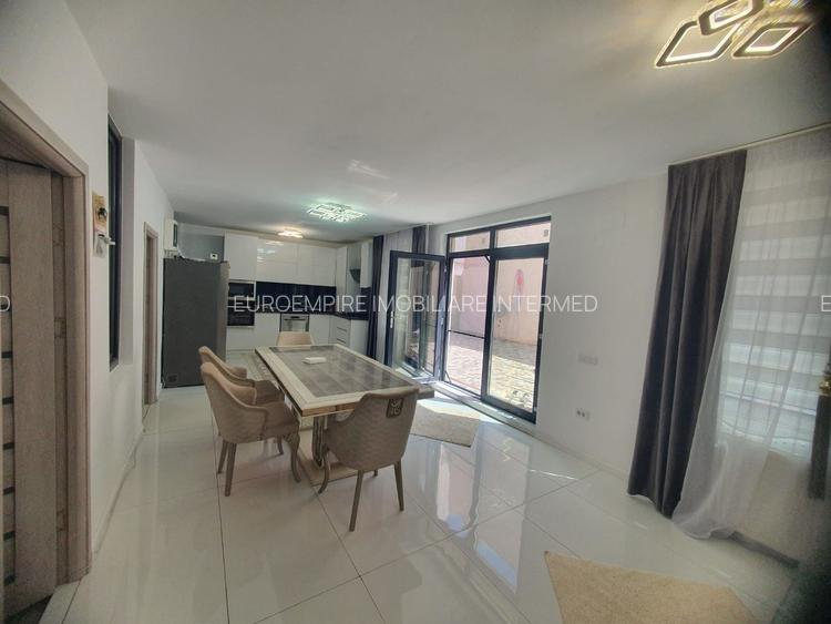 Casa de vanzare cu 4 camere, zona TOMIS II - 8