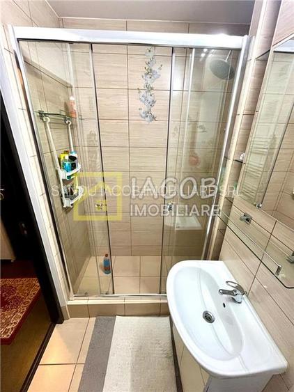 Apartament 2 camere decomandate, etaj 1, str. Mioritei Bacau - 15