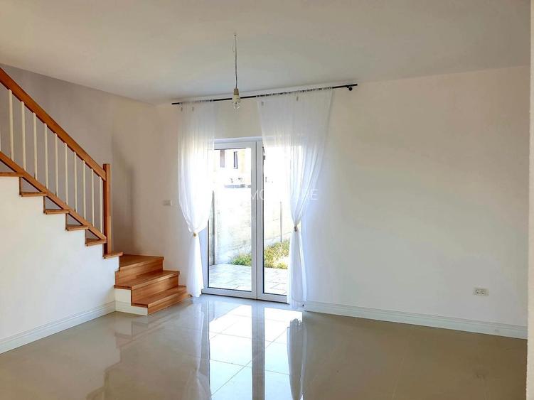 Triplex cu 4 camere,  in vatra satului - toate utilitatile - Sacalaz - 4