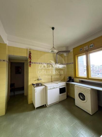 3 Camere Piata Universitatii - 18