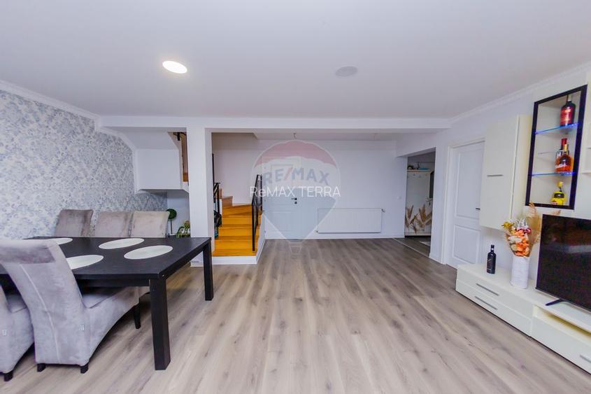 Apartament pe 2 niveluri de vânzare Victoriei - 2