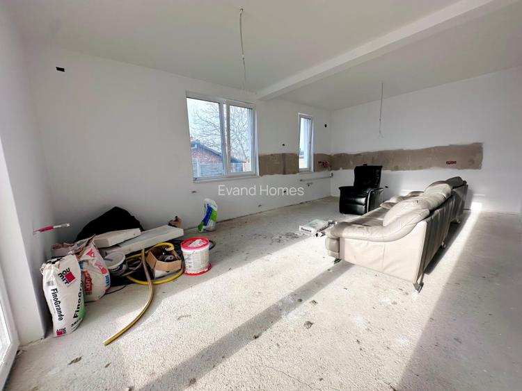 Duplex pe parter 3 camere si 1 baie - Bucovat - 2