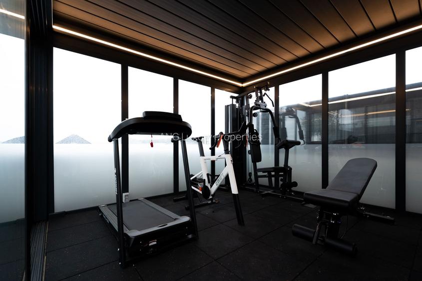 Vila Care Iti Aduce Acasa Visul Cu O Piscina Suspendata - 41