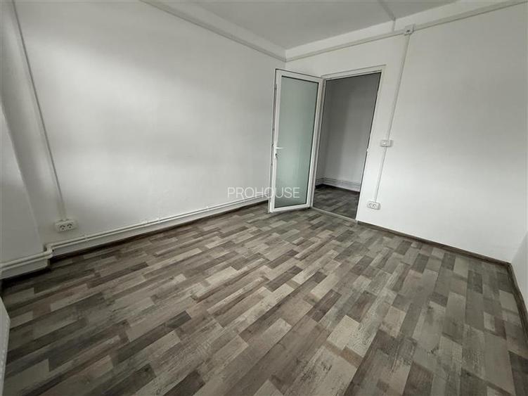 Adjud - spatiu comercial renovat complet - 13