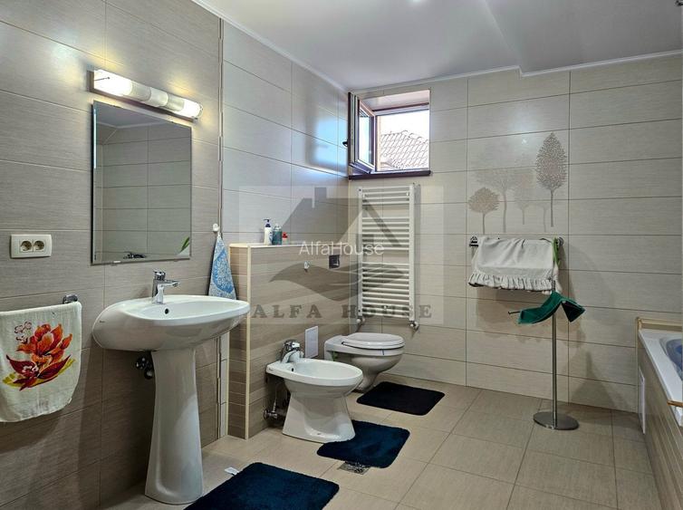 Casă plus Spațiu comercial 741 mp, Teren 906 mp Brasov - zona Blumana - 29