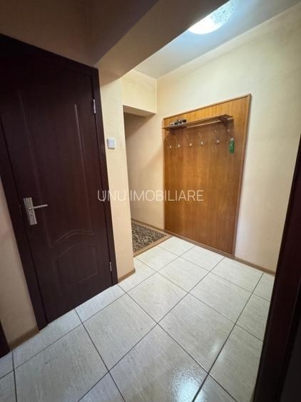 Etaj 2 - 4 camere decomandat - doua bai - doua balcoane - Dacia - 7