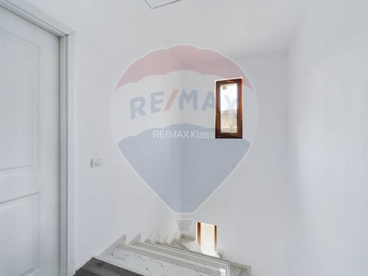 Casa de vanzare + teren 1000 mp - 5