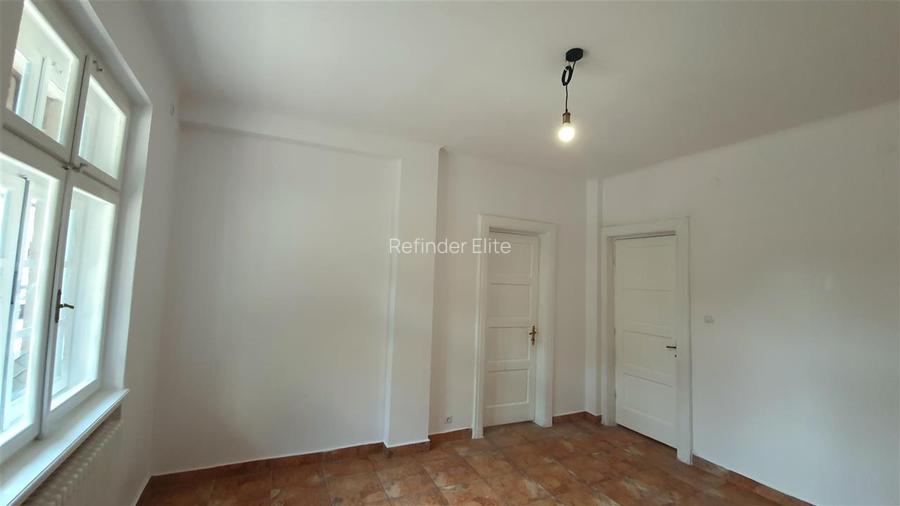 Apartament 4 camere Ultracentral | renovat complet 2020 | boxa la subsol | Roman - 10