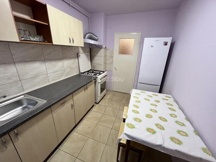 INCHIRIEZ apartament 2 camere semidecomandat, zona Mihai Viteazul - 2