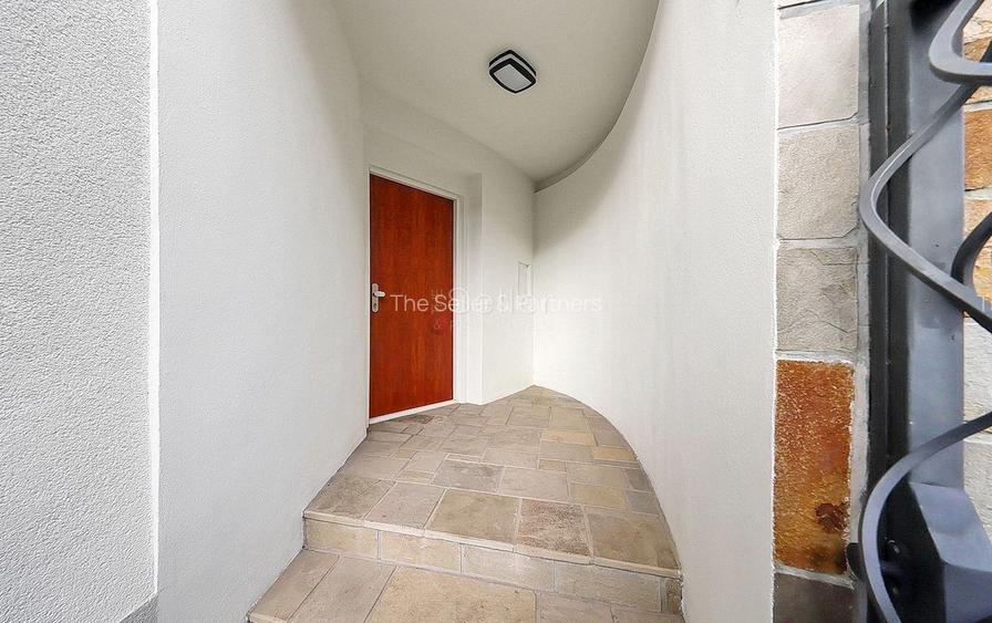 Apartament deosebit intr-o vila situata pe Dealul Cetatii - 44