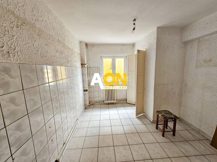 Apartament 3 camere, decomandat, zona Liceului Sportiv - 3