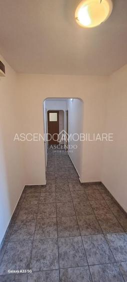 Apartament 3 Camere de Închiriat Gorjului Sector 6 | Parcare | 650 EUR - 12