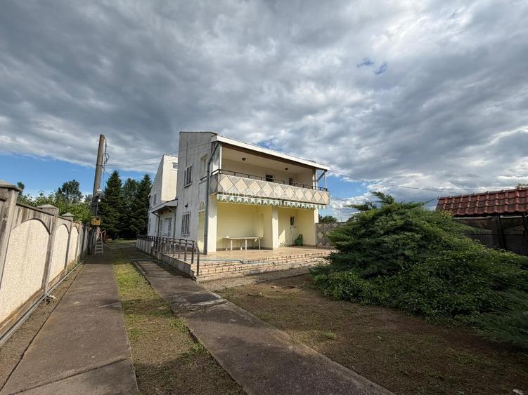 Casa Puchenii Mari, teren intravilan 5,000 mp2.  - 3