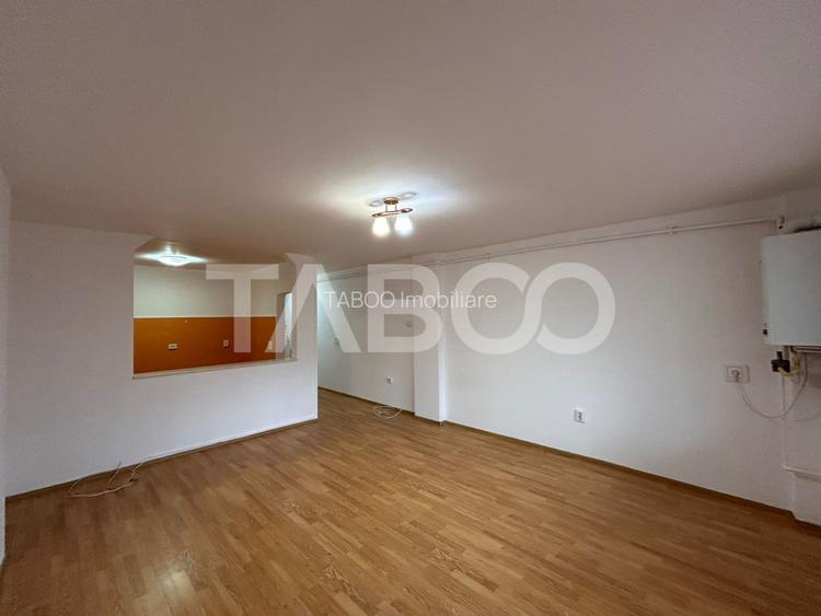 Garsoniera de vanzare 45 mpu etaj intermediar balcon Sibiu - 2