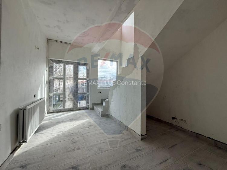 Casa de vanzare in Eforie Nord teren proprietate 300 mp - 12