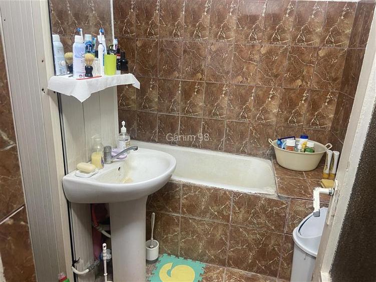 Apartament 3 camere in Focsani , zona centrala Scoala 10 - Sala Polivalenta , de - 9