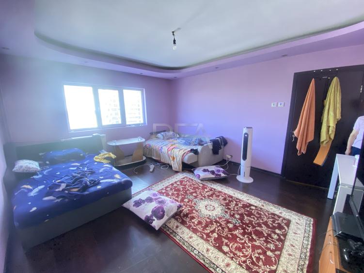 3 camere- Decomandat- Bloc Anvelopat- Trafic Greu/Parcul Carol