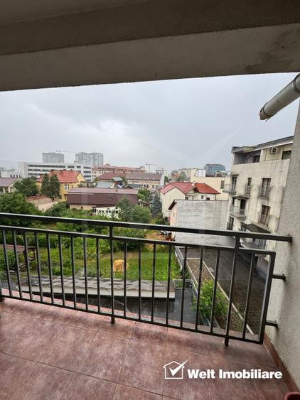 Apartament modern, zona centrala, parcare inclusa