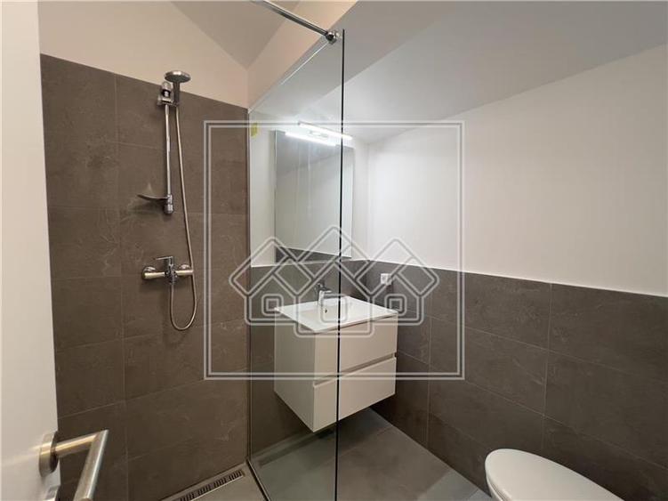 Penthouse mobilat complet, intabulat, 3 camere, aer conditionat