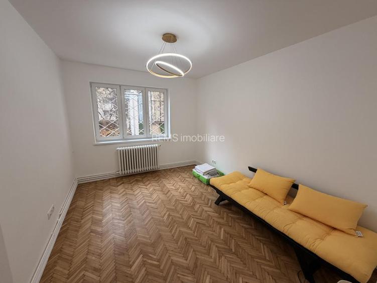 Apartament la parter ideal birou in Plopilor - 4