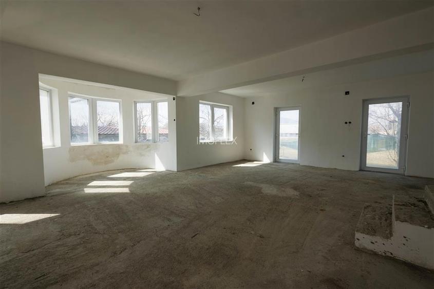 Casa spatioasa cu etaj si curte în Ghimbav - 7