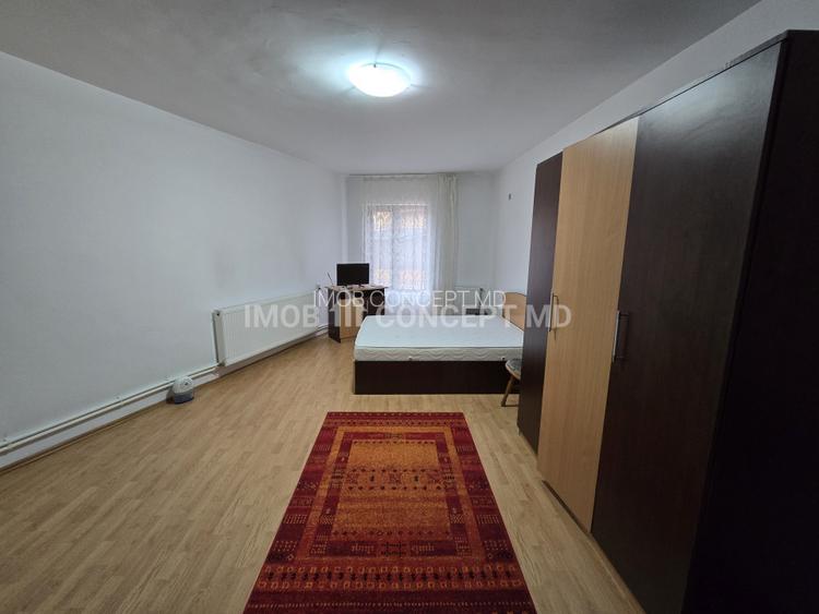 INCHIRIERE Garsoniera spatioasa, in bloc la curte, zona Mihai Bravu - 4
