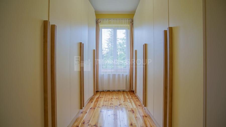 Vila in Poiana Brasov cu teren generos 1600mp, 2 corpuri, comision 0 - 12