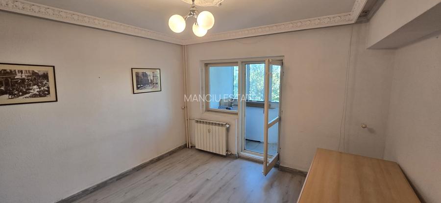 De vanzare - Apartament spatios Piata Alba Iulia 5 - 4