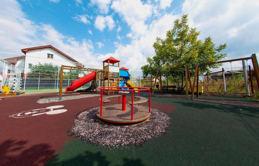 Proprietar   |   Vilă modernă  în American Village Pipera   |  Renovată complet  - 14