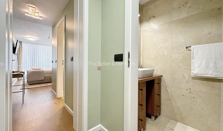 Terase generoase cu vederea spre padure - 11