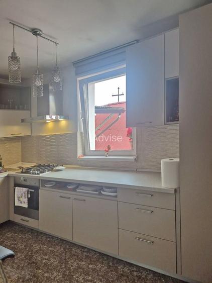 PROPRIETATE VERSATILA, complet renovată– 220 m² utili + 130 m² curte privată - 11