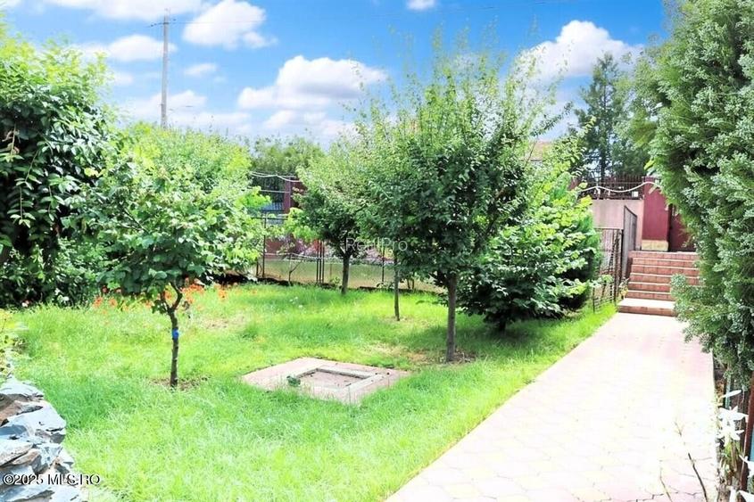 Ovidiu - Str. Nationala, Vila P+1E, teren 1094 mp, vedere la lac! - 3