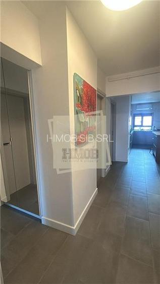 Apartament modern cu 4 camere 2 bai si logie inchis in Strand - 10