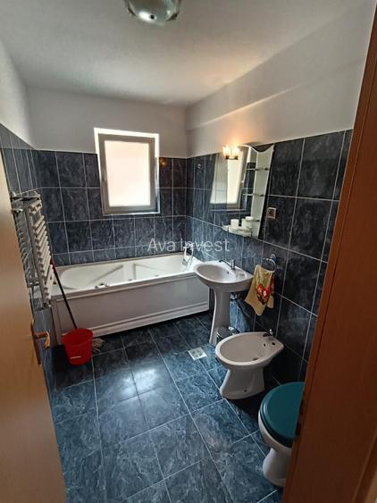 Apartament spatios de 3 camere, str. Bistritei - 6