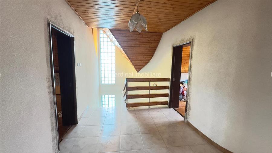 Vilă spațioasă de vanzare in Sanpetru zona Lempes - 9