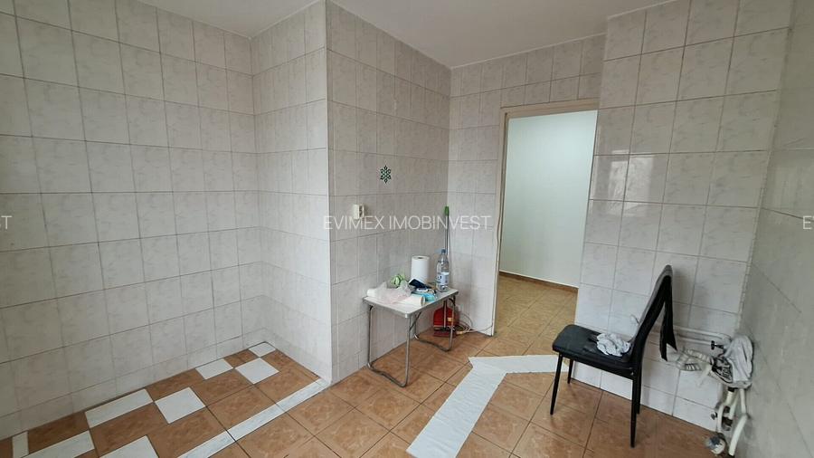 Titan -  1  Decembrie, 6 minute metrou, apartament 4 camere - 14