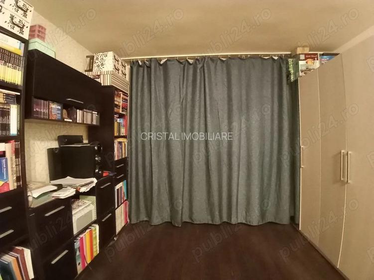 Apartament 3 camere, intre Bld. Obregia si Emil Racovita. Loc de parcare - 10