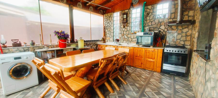 Industriilor-cartier 23 August, P+1, garaj si anexe,teren 389m.p, comision 0%. - 10