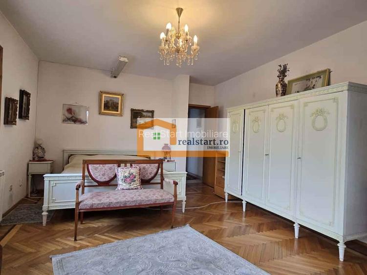 Vedere padure, panouri solare si fotovoltaice, pompa de caldura,  semineu - 17