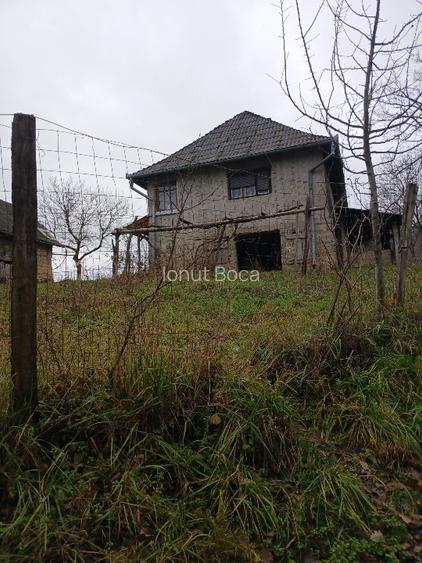 Vând casă la țară,  loc liniștit si zona frumoasă  - 2