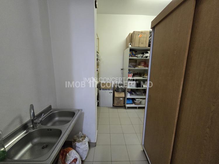 VANZARE SPATIU COMERCIAL -Parter, in zona 9 Mai - 10