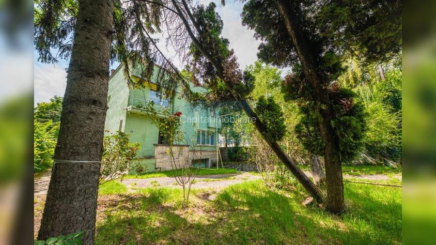 Teren generos și casă deosebită lângă Parcul Central - 3