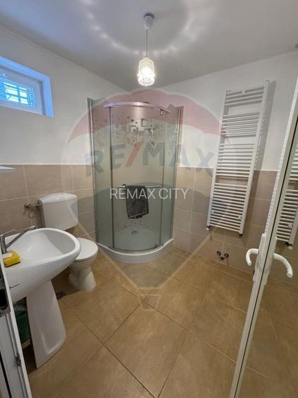 Casă / Vilă cu 6 camere de vânzare în zona Darmanesti - 16