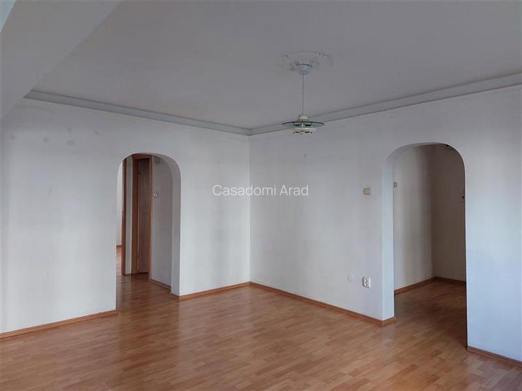 Apartament 4 camere, zona Micalaca, parter. De inchiriat sau de vanzare! - 9