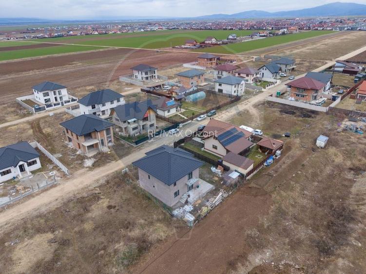 Casă P+1 la roșu + anexă mobilată - 13