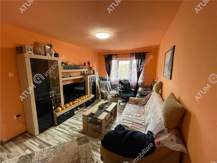 Apartament 3 camere balcon etaj 1 zona Vasile Aaron din Sibiu - 2