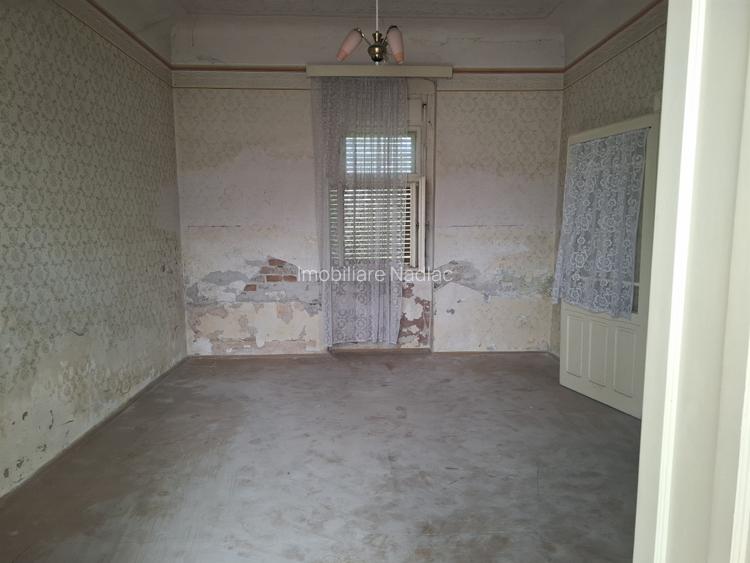 Casa din caramida pentru renovat  3 camere in Nadlac - 13