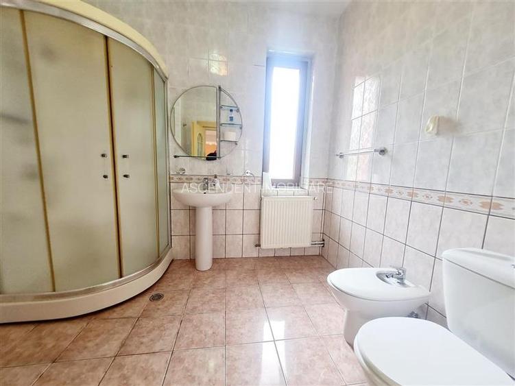 Vila impetuoasa pe 700mp teren:Spatiu versatil pentru locuinta/afacere Premium - 31