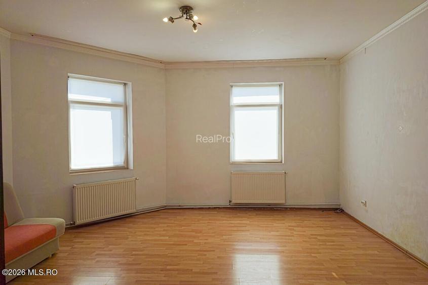 Lunei - Ion Neculce, 2 Apartamente. Mansarda 157 mp. Anexe, Lot 475 mp - 6