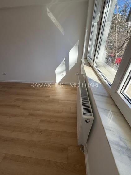 Titan, parcul Titanii, pe Zavideni, 10 minute metrou, renovat complet, bloc 4 et - 8